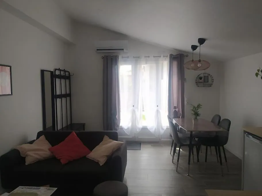 Le Petit Pied A Terre Du Luberon Apartment Merindol 0*,